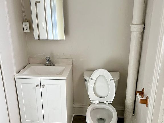 5th image of 116 N High St APT B