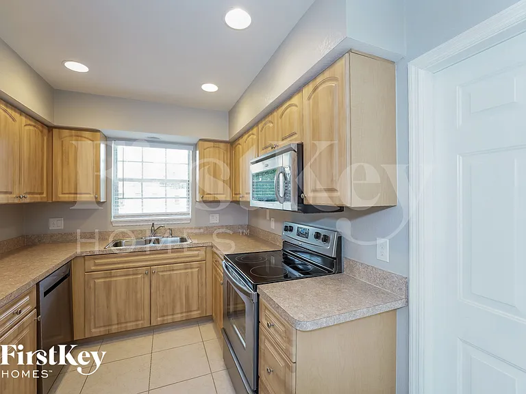 21426 Glendale Ave — Photo 6