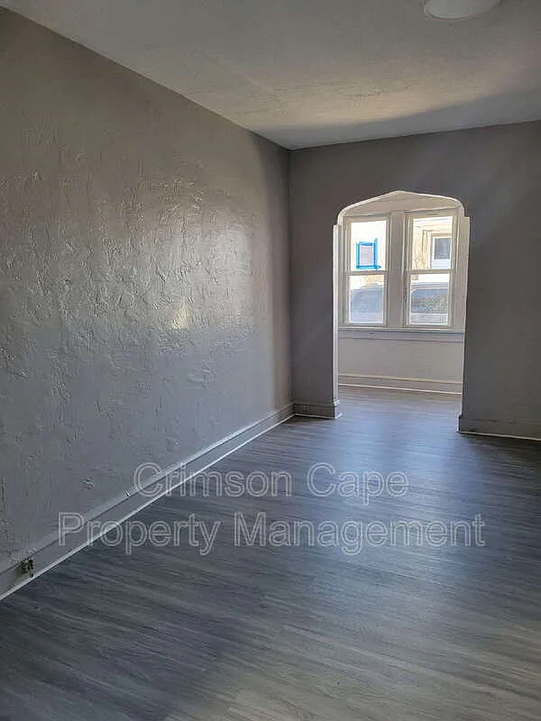 Building Photo - 13 E Chestnut St #1