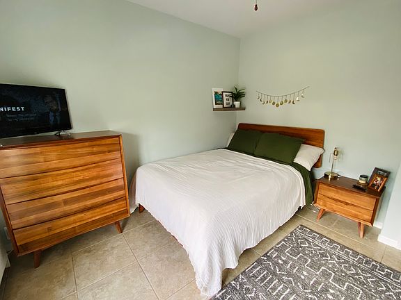 2nd image of 75-5754 Alahou St #8