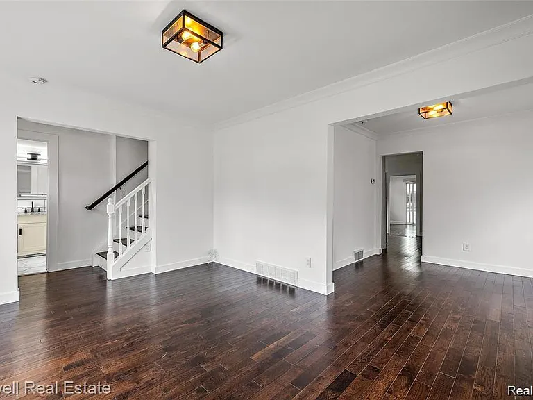 16244 Kirkshire Ave — Photo 14