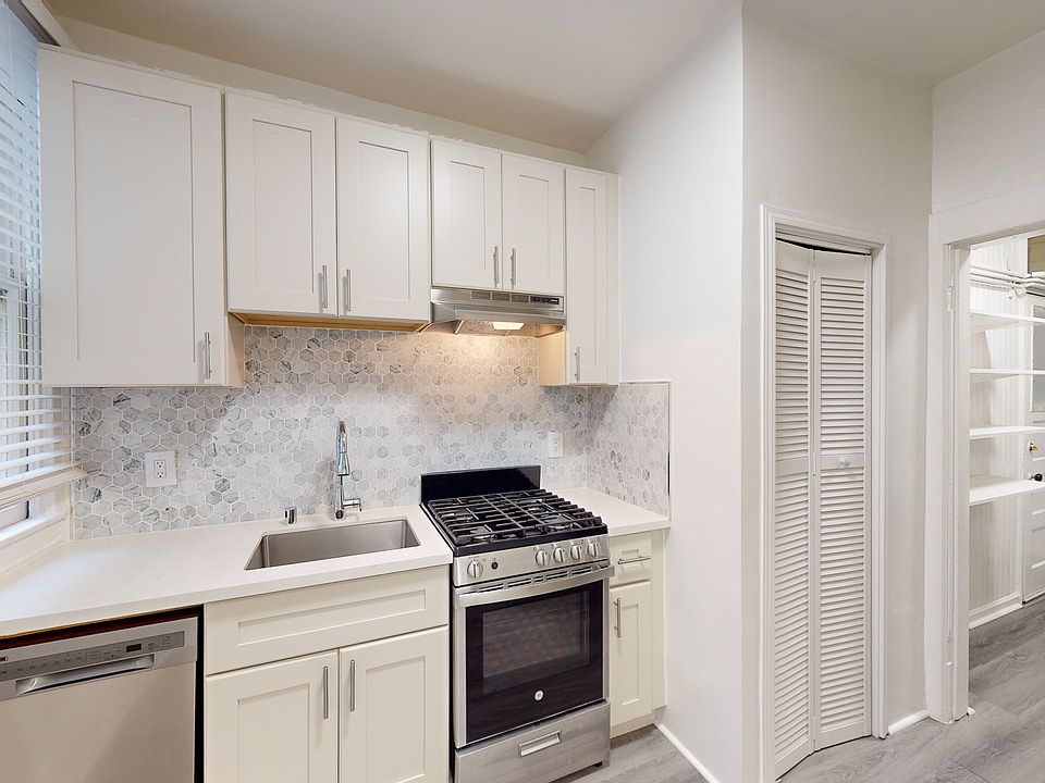 1st image of 633 Oak St APT 4