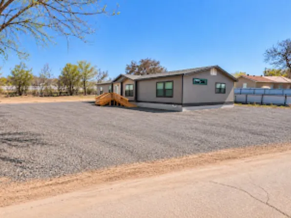 2680 Parklane Dr, Bosque Farms, NM 87068