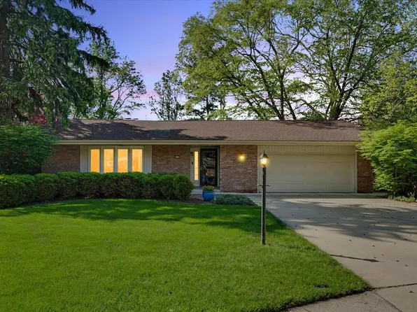 1115 Foothill Dr, Champaign, IL 61821