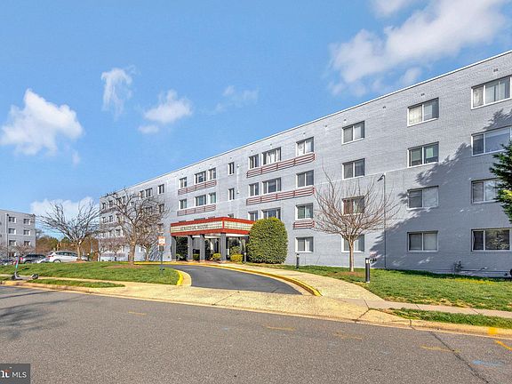 3rd image of 3601 5th St S APT 205