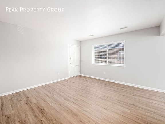 4th image of 558 Riverview Dr APT B