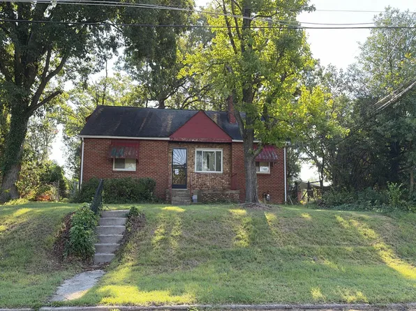 5818 Black Hawk Dr, Oxon Hill, MD 20745
