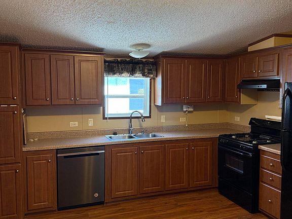 3rd image of 2204 Sherry Lee Ave