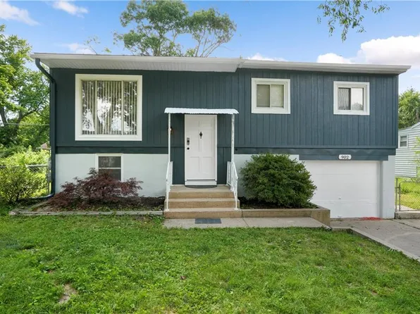 902 Choctaw St, Independence, MO 64056