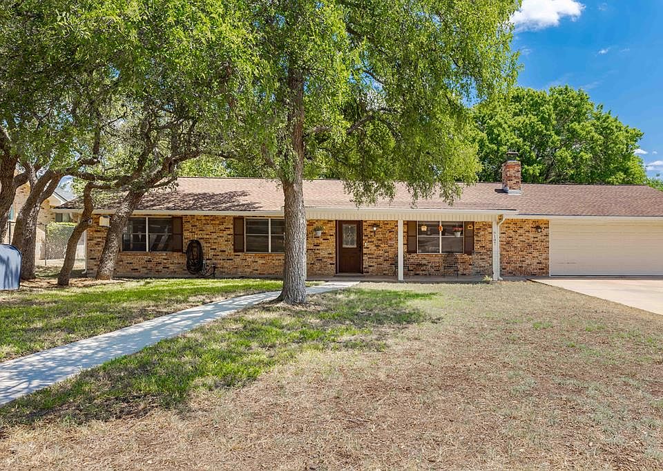 1st image of 107 Spanish Oak Ln