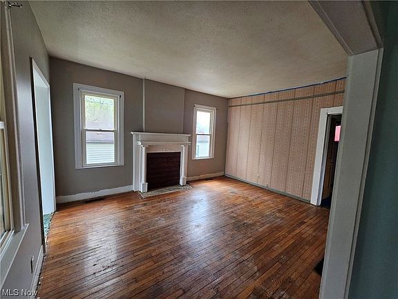 5th image of 501 Putnam St