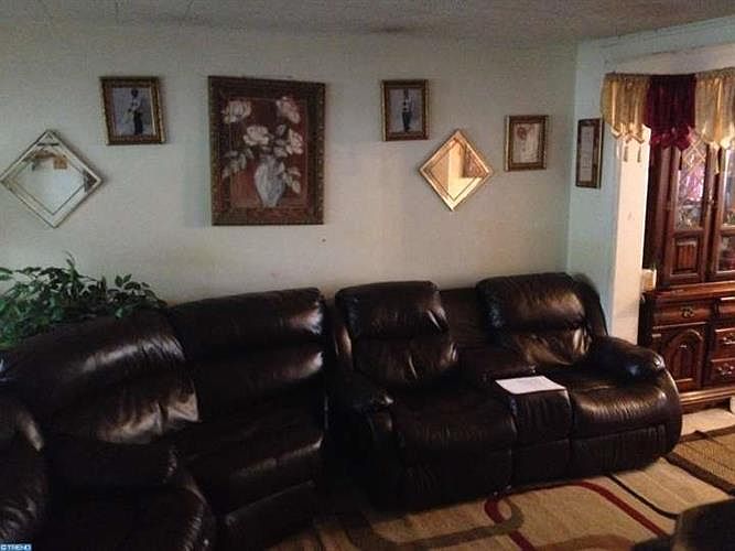 2nd image of 527 Glendale Rd