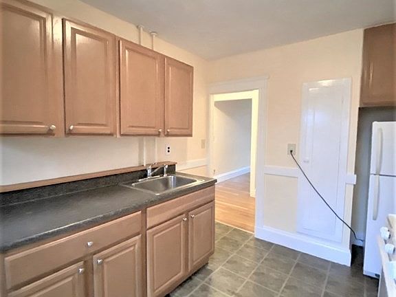 2nd image of 8 Brooks Park #L