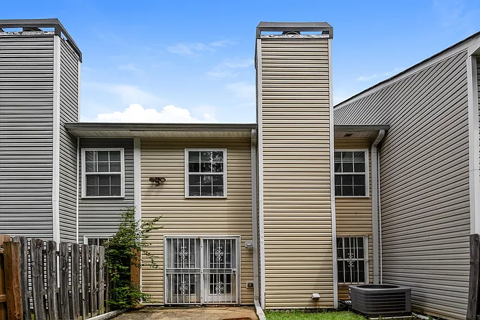 6347 Wellington Walk Way — Photo 2