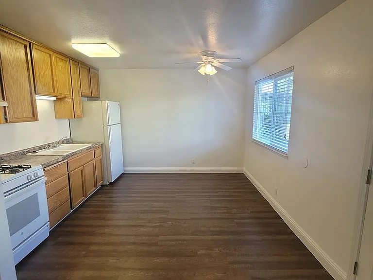 1356 E San Ramon Ave — Photo 2