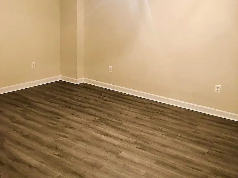 1 bed, 1200 sqft, $1,300 — Photo 2