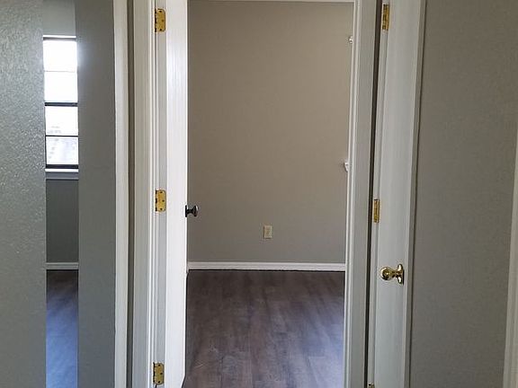 4th image of 1107 Bird Rd #16