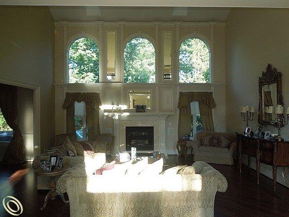 3rd image of 6635 Colby Ln