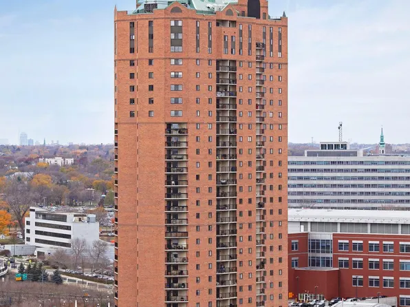 78 10th St E Unit 403, Saint Paul, MN 55101