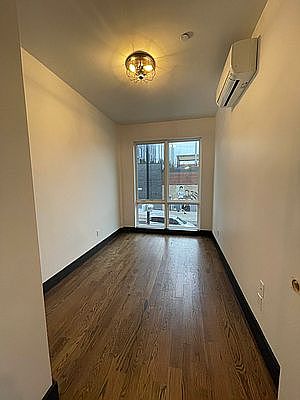 4th image of 341 Irving Ave #2A