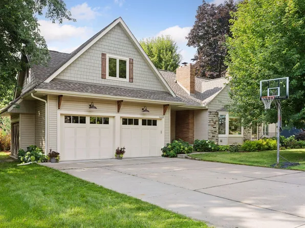 5605 Woodstock Ave, Golden Valley, MN 55422