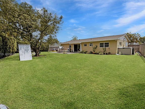 2nd image of 10520 SW 124th Ave