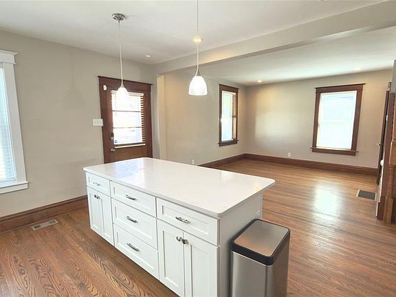 4th image of 5323 Bischoff Ave