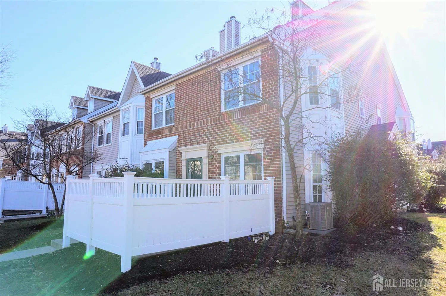 2 bed, 2.5 bath, 1186 sqft, $2,700 — Photo 2