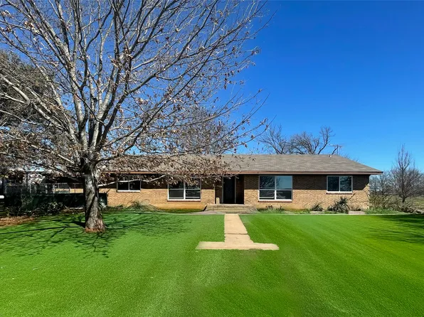 1222 Golden Hoof Dr, Krum, TX 76249