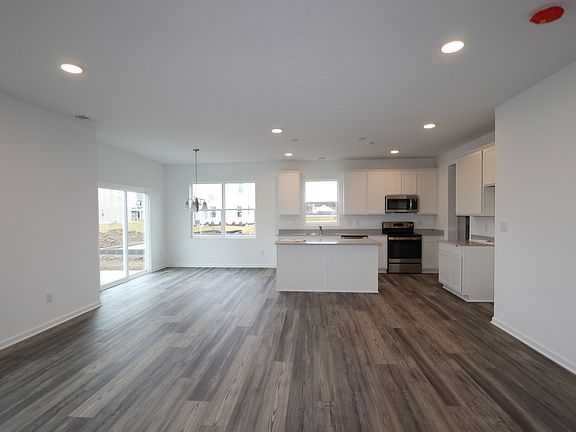 3rd image of 6041 Medina Spirit Dr