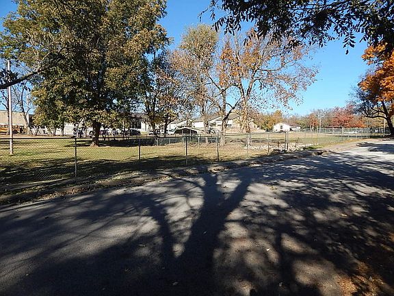 5th image of Campbell St