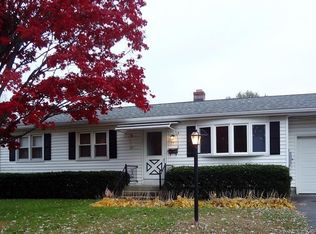 17 Pickering St, Chicopee, MA 01013