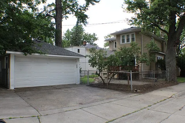 2 car garage.
