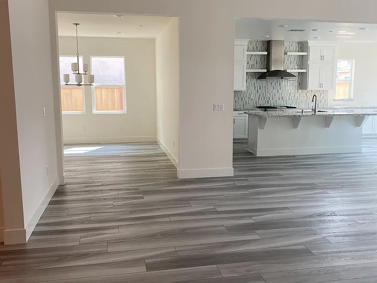 3561 Cormorant Dr — Photo 7
