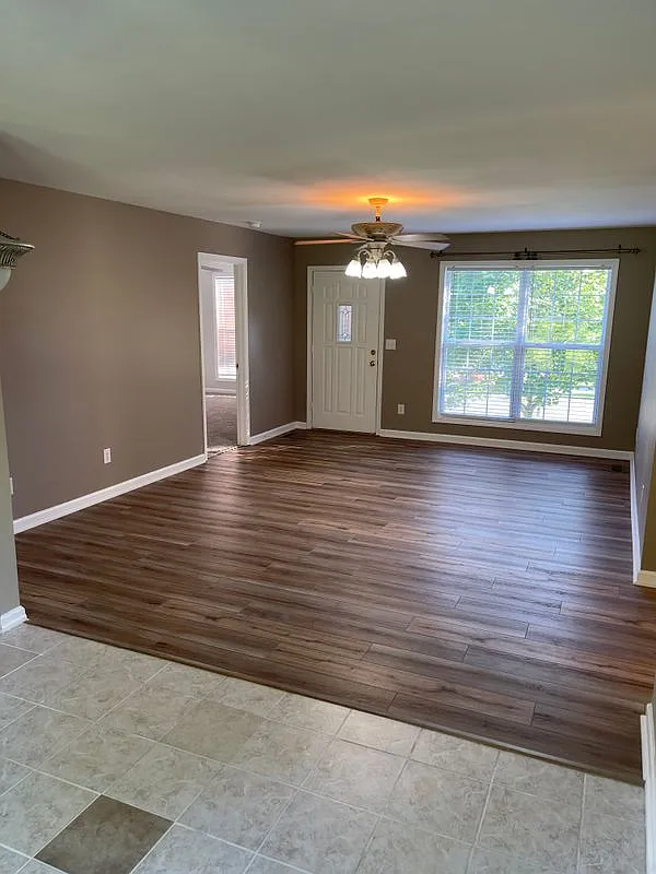 3 bed, 2.0 bath, 1293 sqft, $1,800 — Photo 4
