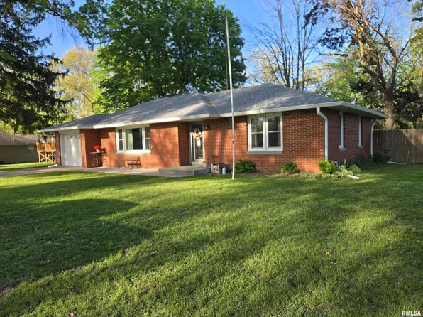 303 Louise St, La Harpe, IL 61450