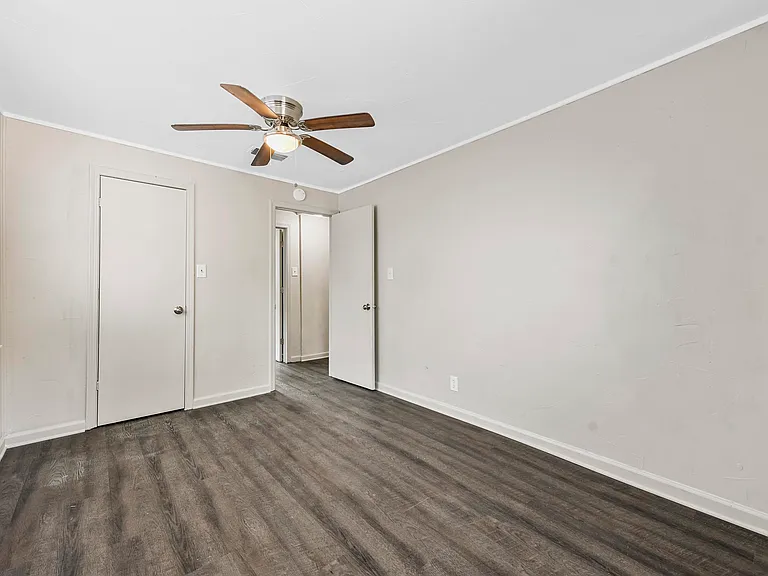 2717 Townsend Dr — Photo 10