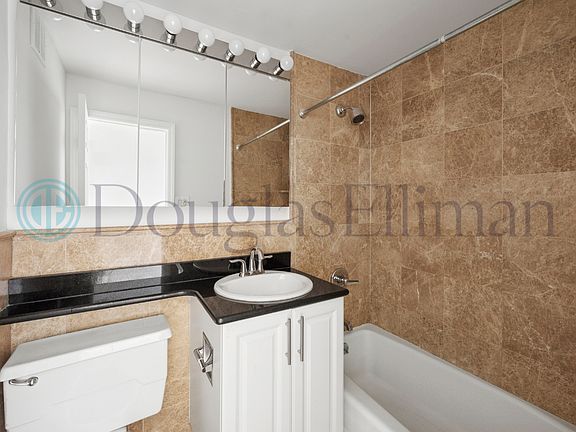 5th image of 239 Park Ave S APT 11a