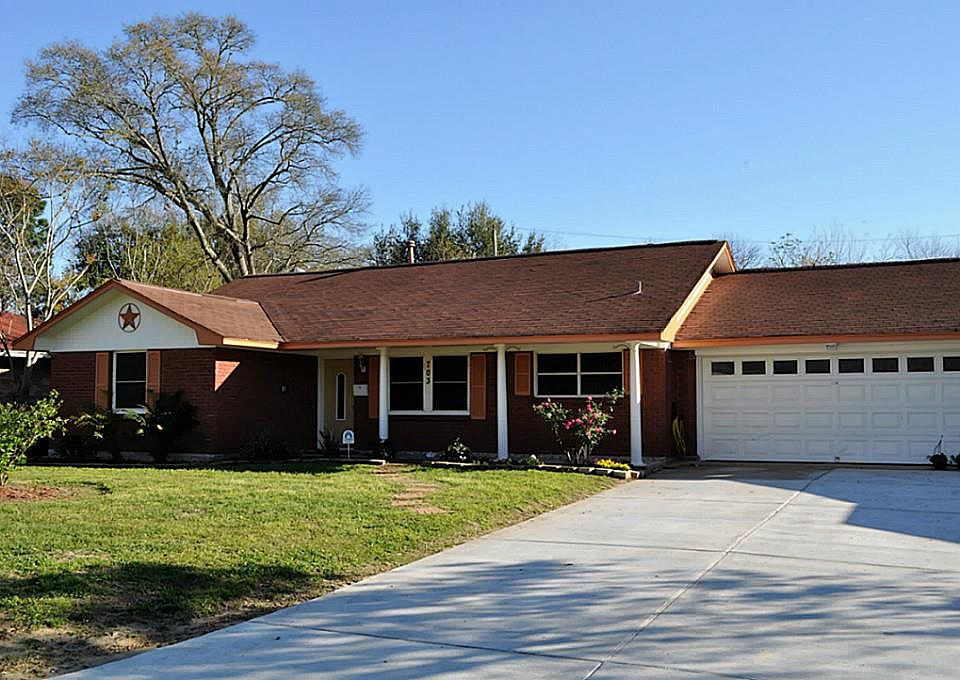 1st image of 703 Pamela Dr