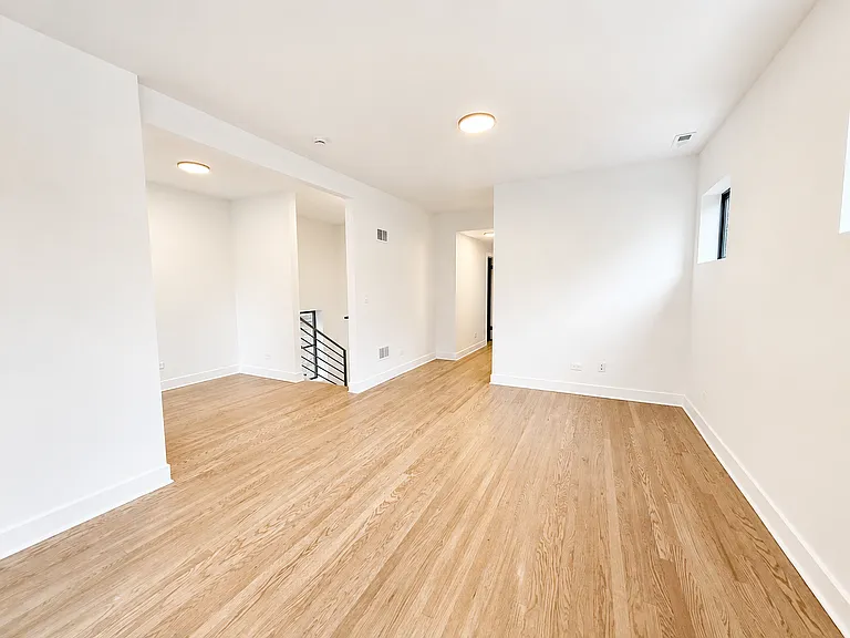 3807 N Lawndale Ave #2 — Photo 9