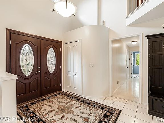 3rd image of 693 Amberwood Ct