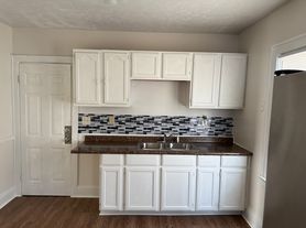 3684 E 106th St, Cleveland, OH