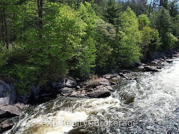 3rd image of 26 Magnet Rd