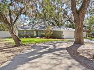 405 W Mirror Lake Dr, Fruitland Park, FL 34731