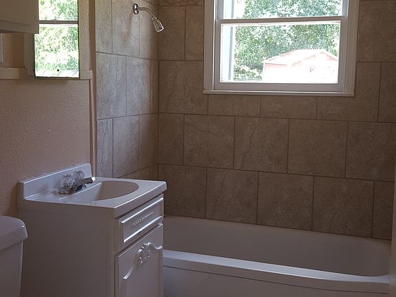 2nd image of 223 Kashmuir Pl