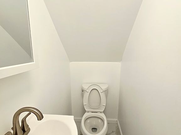 3rd image of 156 Bayview Ave #1A