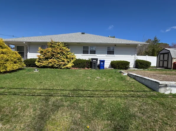 3 Newport Place, Toms River, NJ 08753