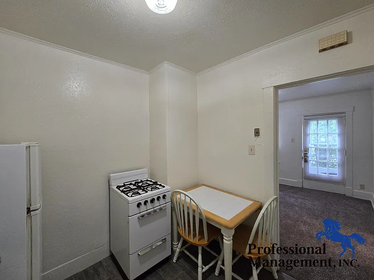 613 N 25th St #2 — Photo 9