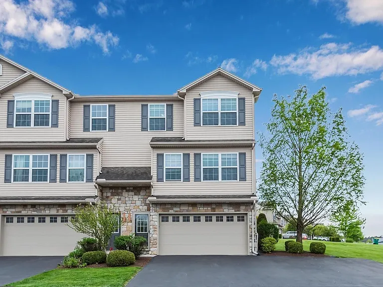 6250 Galleon Dr — Photo 1