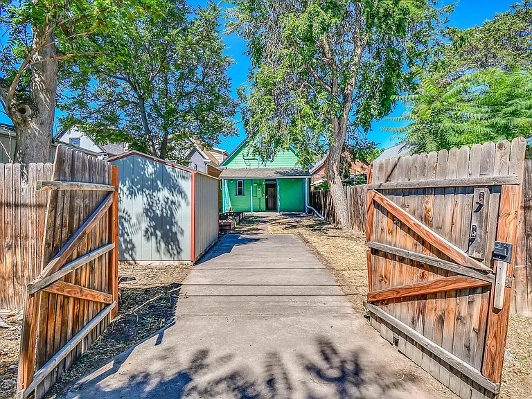 3418 N Humboldt St — Photo 27